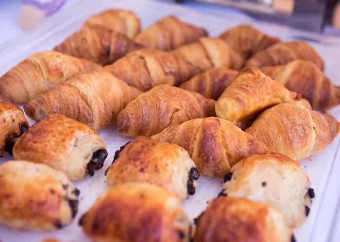 伊里尼公寓式酒店