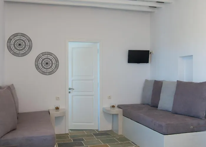 伊里尼公寓式酒店 *